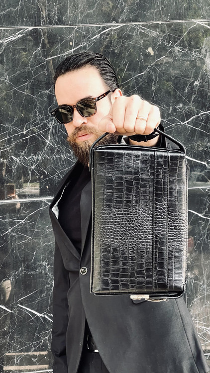 کیف دستی با کیفیت و قیمت مناسب از رو به رو