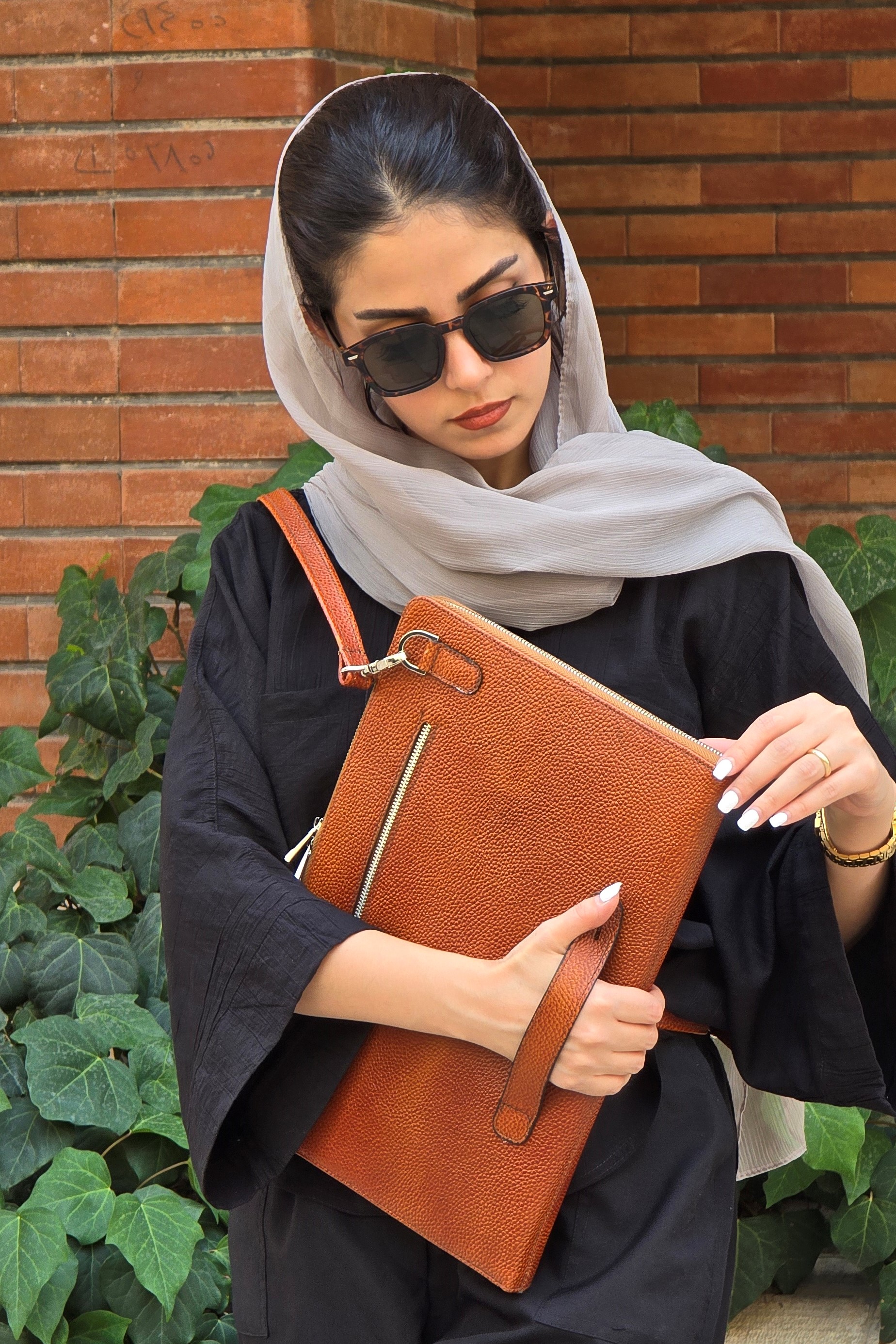 فولدر زنانه با چرم طبیعی