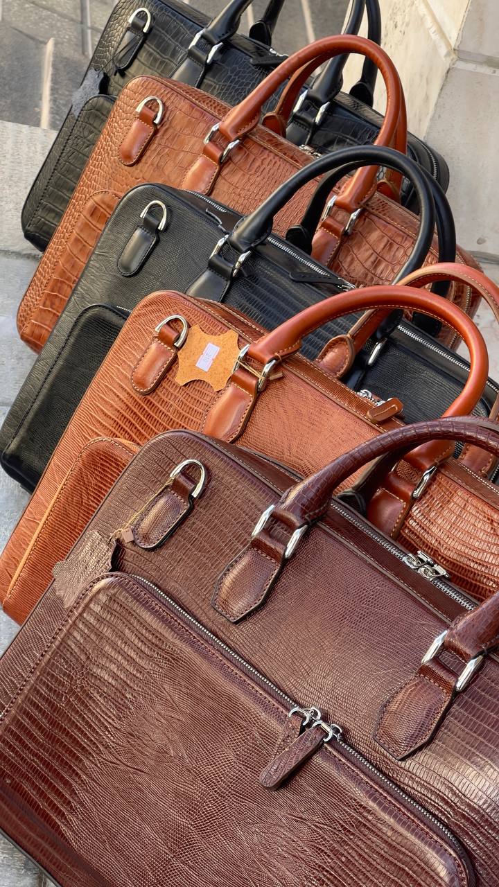 چندین کیف اداری