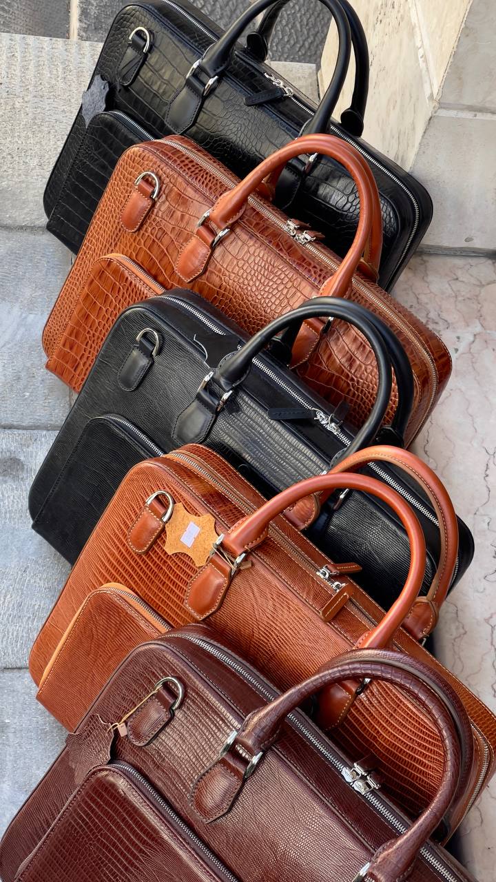 کیف های مختلف در رنگ های مختلف